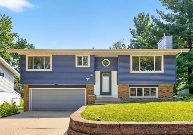 Photo 1 of Single family home for sale at 2666 E River Rd Ne, Rochester, MN 55906 | MLS# 7119110 | Listing updated on 2026-10-08