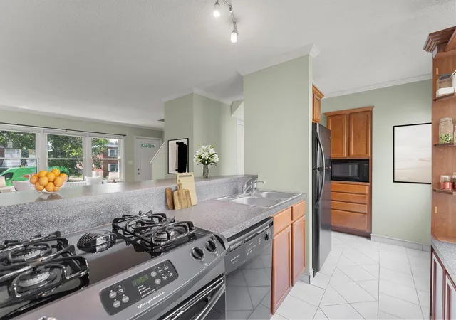 Photo 3 of Single family home for sale at 2037 Montreal Ave, Saint Paul, MN 55116 | MLS# 7119121 | Listing updated on 2026-07-31