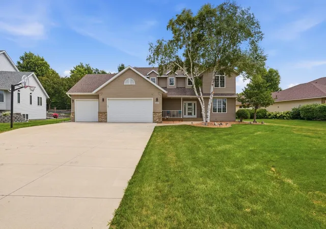 Photo 1 of Single family home for sale at 3200 Eagle Ridge Dr E, Willmar, MN 56201 | MLS# 7119171 | Listing updated on 2026-09-02