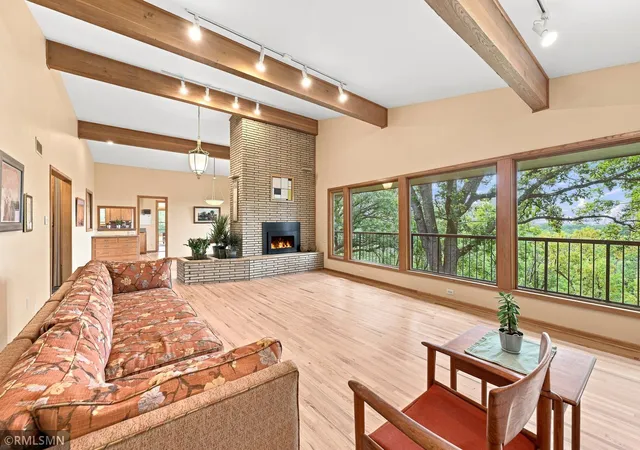 Photo 1 of Sale Pending at 44 Miller Crst Ln, Saint Paul, MN 55106 | MLS# 7119174 | Listing updated on 2026-10-05