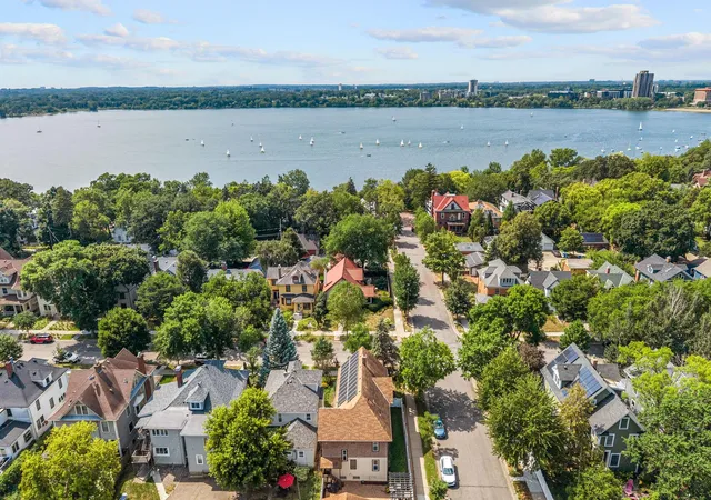 Listing Photo 2 - Condo for sale in building located at 3301 Irving Ave S, Minneapolis, MN 55408 - Unit #