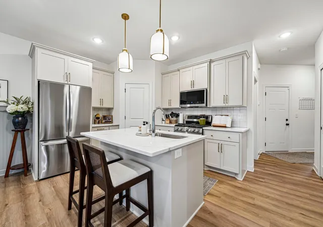 1st image of 1307 Randolph Ave, Saint Paul, MN 55105 | MLS# 7119179