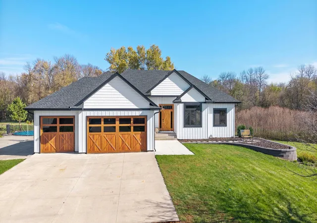 Photo 4 of Single family home for sale at 14001 227th Avenue NW, Elk River, MN 55330 | MLS# 7119181 | Listing updated on 2026-10-21