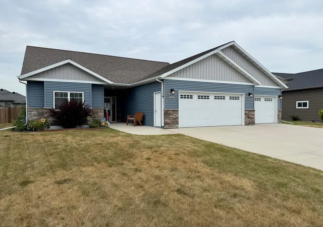 1st image of 406 13th St Ne, Dilworth, MN 56529 | MLS# 7119183