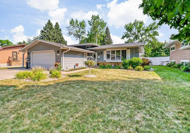 2nd image of 1411 23rd Ave S, Moorhead, MN 56560 | MLS# 7119199