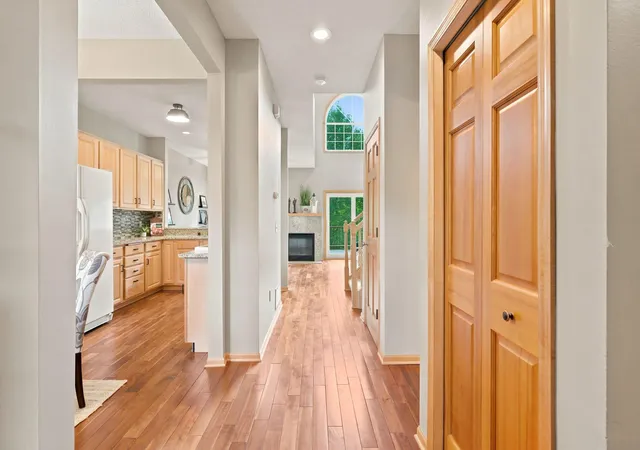 3rd image of 1971 Andrew Ct, Chanhassen, MN 55317 | MLS# 7119206