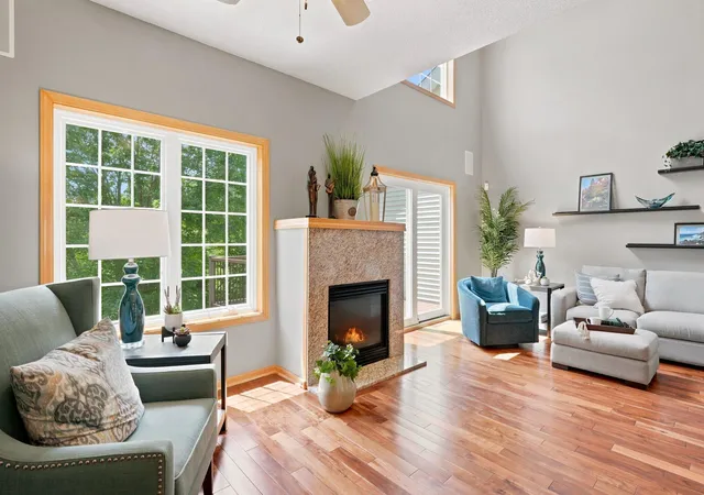 4th image of 1971 Andrew Ct, Chanhassen, MN 55317 | MLS# 7119206