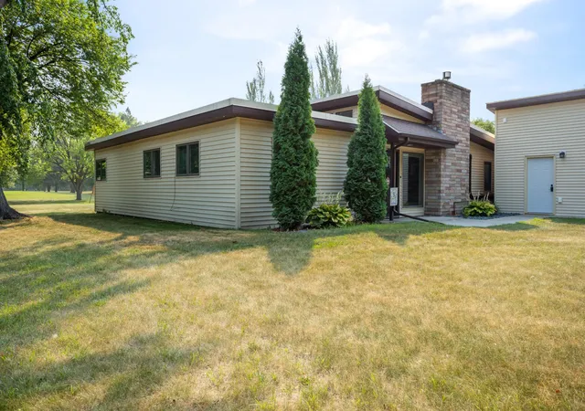 2nd image of 844 2nd St N, Wahpeton, ND 58075 | MLS# 7119246