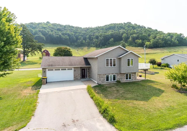 Photo 2 of Single family home for sale at 701 Spring Ct, Brownsville, MN 55919 | MLS# 7119252 | Listing updated on 2026-09-03