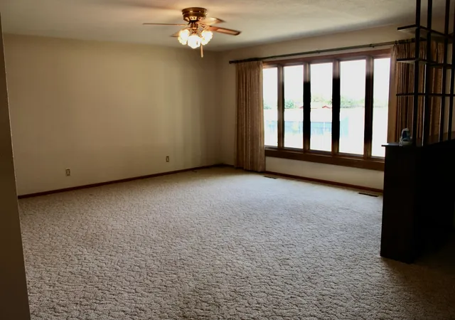 Photo 4 of Single family home for sale at 506 Lincoln Ave W, Karlstad, MN 56732 | MLS# 7119266 | Listing updated on 2026-09-21