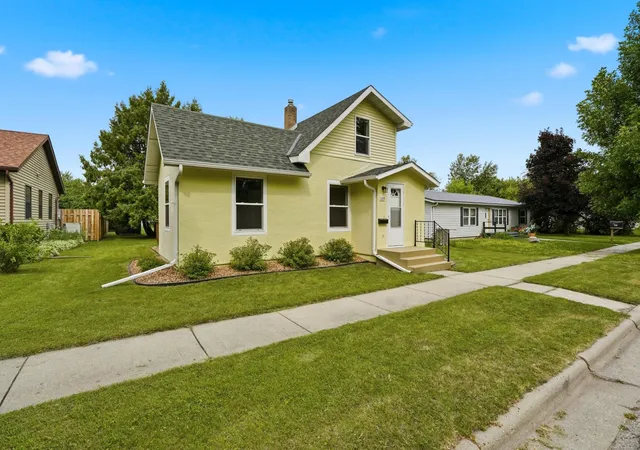 Photo 1 of Single family home for sale at 109 Kneale Ave S, Thief River Falls, MN 56701 | MLS# 7119278 | Listing updated on 2026-08-06