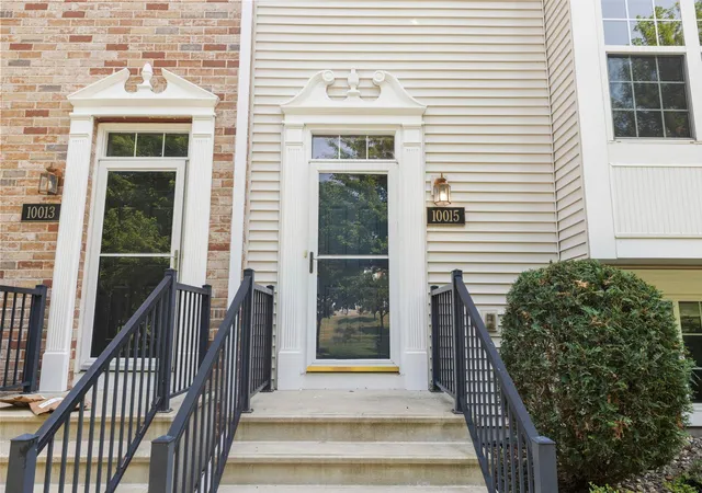 3rd image of 10015 Liatris Ln, Eden Prairie, MN 55347 | MLS# 7119288
