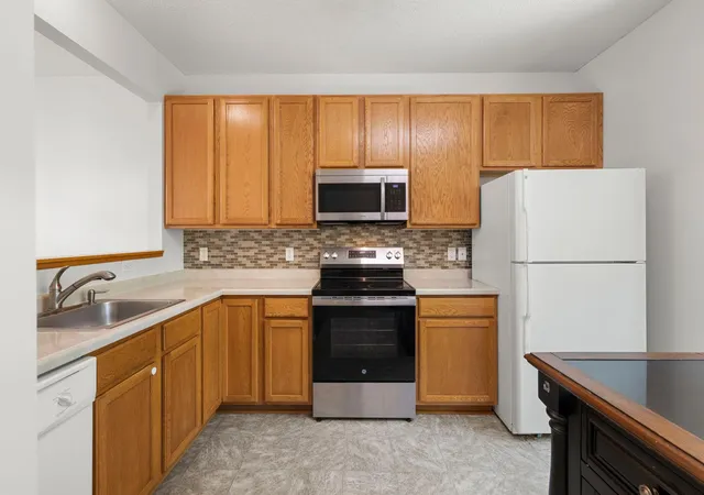 4th image of 10015 Liatris Ln, Eden Prairie, MN 55347 | MLS# 7119288