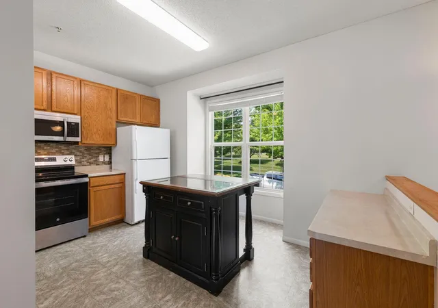 5th image of 10015 Liatris Ln, Eden Prairie, MN 55347 | MLS# 7119288