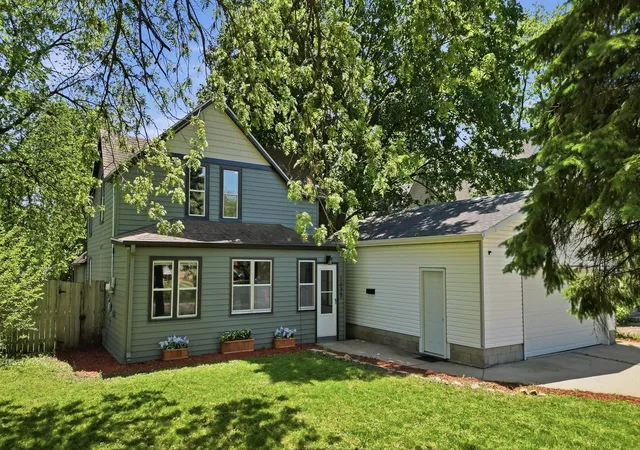 1st image of 1035 E Main St, Mankato, MN 56001 | MLS# 7119316