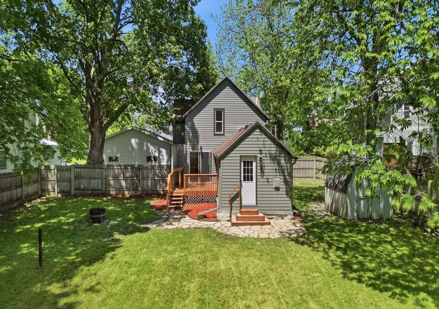 Photo 3 of Single family home for sale at 1035 E Main St, Mankato, MN 56001 | MLS# 7119316 | Listing updated on 2026-09-22