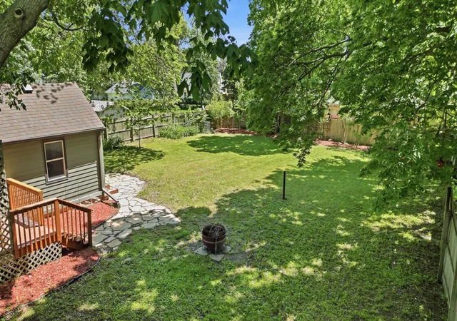 Photo 3 of Sale Pending at 1035 E Main St, Mankato, MN 56001 | MLS# 7119316 | Listing updated on 2026-10-02
