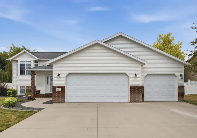 2nd image of 3671 Harrison St S, Fargo, ND 58104 | MLS# 7119317