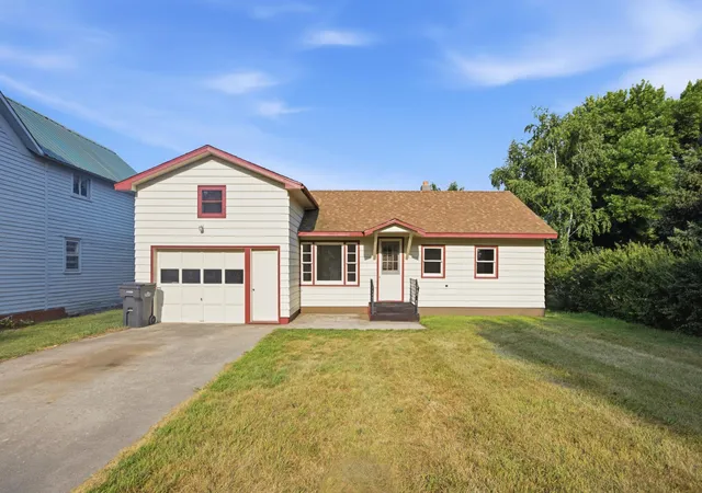 1st image of 206 1st Ave Ne, Hankinson, ND 58041 | MLS# 7119324