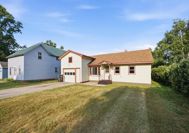 2nd image of 206 1st Ave Ne, Hankinson, ND 58041 | MLS# 7119324