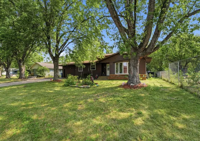 Photo 3 of Single family home for sale at 1204 Whitney Dr, Saint Cloud, MN 56303 | MLS# 7119357 | Listing updated on 2026-08-01