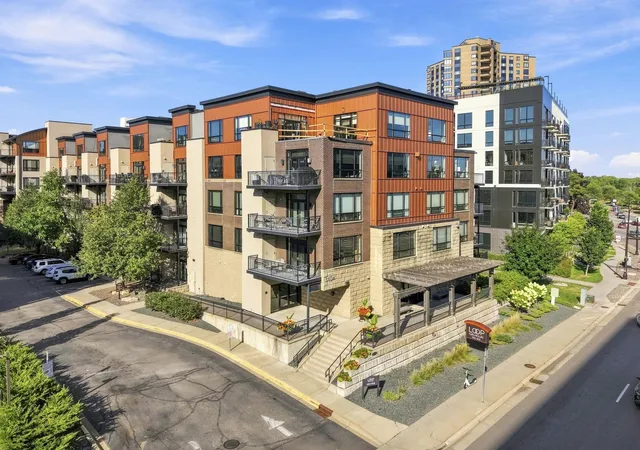 Listing Photo 4 - Condo for sale in building located at 3104 W Lake St, Minneapolis, MN 55416 - Unit #203