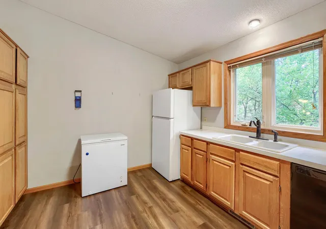 4th image of 13027 Penn Ave S, Burnsville, MN 55337 | MLS# 7119371
