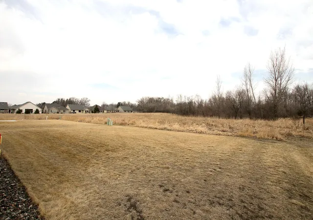 18th image of 1709 Maple Leaf Ln, Litchfield, MN 55355 | MLS# 7119373