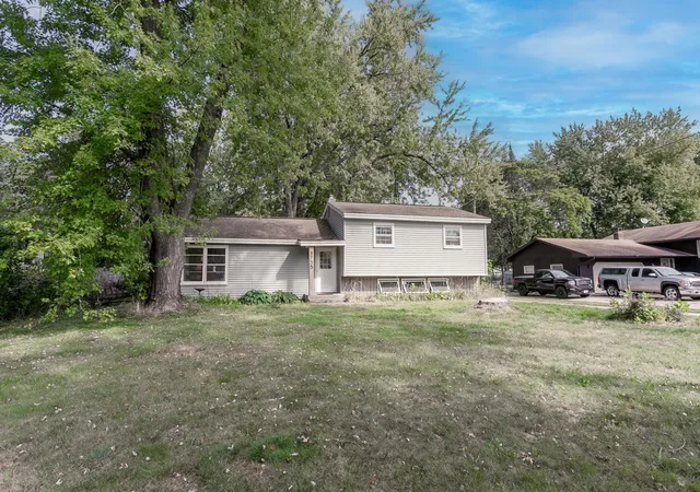 Photo 2 of Single family home for sale at 1735 Birch Lake Ave, Saint Paul, MN 55110 | MLS# 7119375 | Listing updated on 2026-09-04