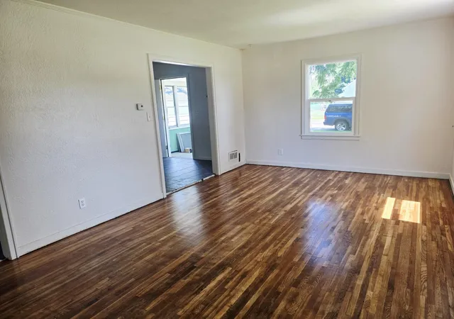 Photo 3 of Single family home for sale at 1600 4th Avenue SW, Austin, MN 55912 | MLS# 7119376 | Listing updated on 2026-08-06