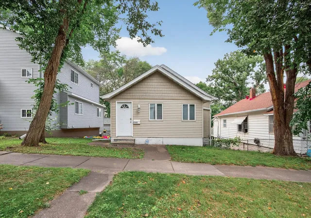 Photo 2 of Single family home for sale at 1117 Westminster St, Saint Paul, MN 55130 | MLS# 7119402 | Listing updated on 2026-08-06