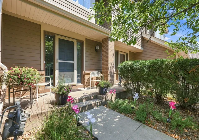 Photo 2 of Single family home for sale at 5423 Butternut Cir, Hopkins, MN 55343 | MLS# 7119408 | Listing updated on 2026-08-27