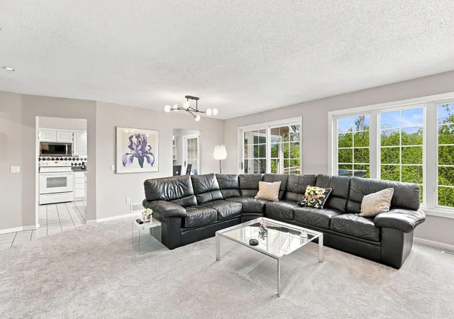 Photo 4 of Single family home for sale at 5423 Butternut Cir, Hopkins, MN 55343 | MLS# 7119408 | Listing updated on 2026-08-27