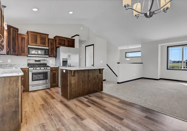5th image of 2598 Topaz St, Saint Augusta, MN 56301 | MLS# 7119416