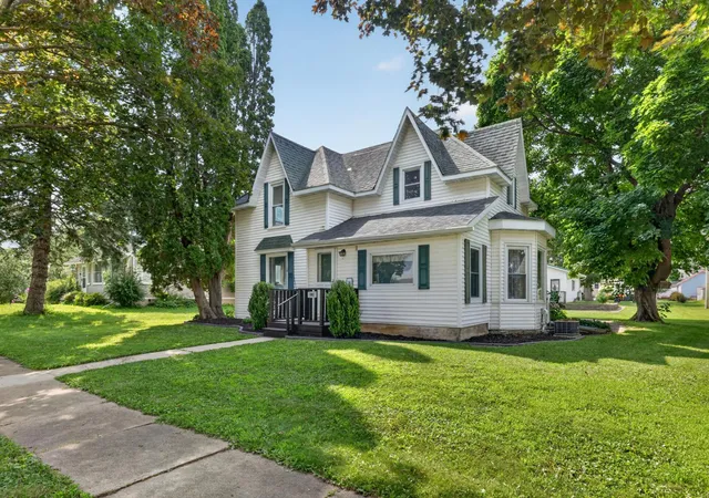 2nd image of 115 W Cabot St, Le Roy, MN 55951 | MLS# 7119417