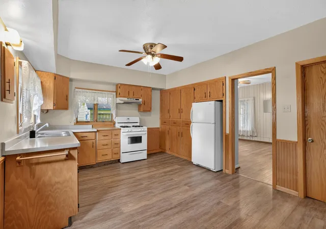4th image of 115 W Cabot St, Le Roy, MN 55951 | MLS# 7119417