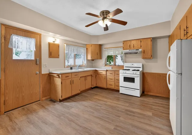 5th image of 115 W Cabot St, Le Roy, MN 55951 | MLS# 7119417