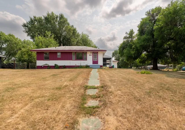 1st image of 632 113th Ave Nw, Minneapolis, MN 55448 | MLS# 7119433