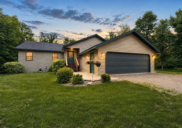 Photo 1 of Single family home for sale at 3914 Alder St Ne, Bemidji, MN 56601 | MLS# 7119440 | Listing updated on 2026-08-27