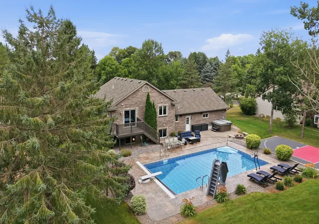 Photo 1 of Single family home for sale at 3405 Pawnee Dr Se, Alexandria, MN 56308 | MLS# 7119451 | Listing updated on 2026-09-30