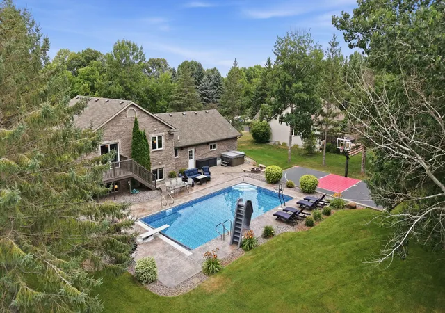 Photo 1 of Single family home for sale at 3405 Pawnee Dr Se, Alexandria, MN 56308 | MLS# 7119451 | Listing updated on 2026-10-09