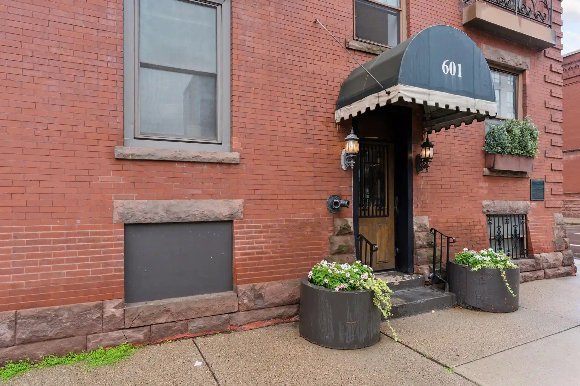 Listing Photo 17 - Condo for sale in 601 S 9Th St located at 601 S 9Th St, Minneapolis, MN 55404 - Unit 601 S 9th Street