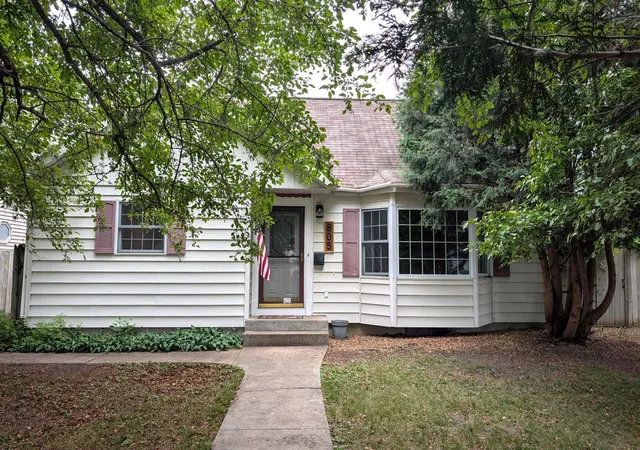 1st image of 805 2nd St, International Falls, MN 56649 | MLS# 7119475