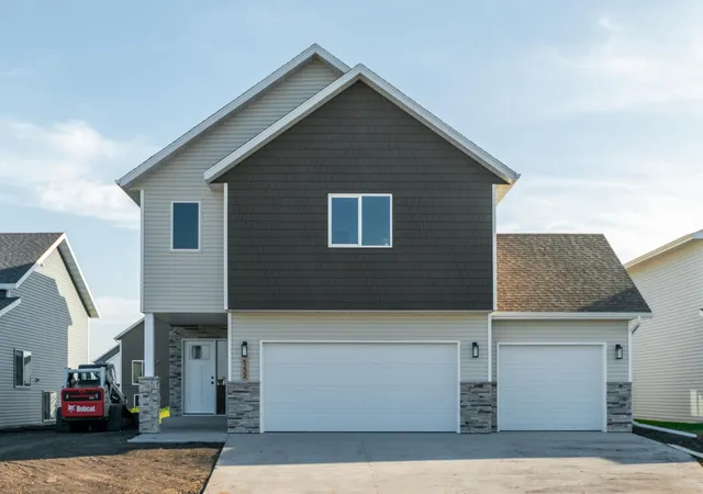 1st image of 7036 65 St S, Horace, ND 58047 | MLS# 7119477