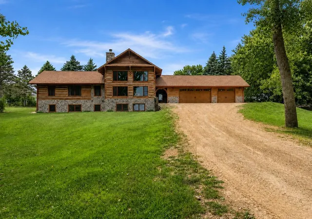 Photo 2 of Single family home for sale at 1103 Terrasol Ln, Kasota, MN 56050 | MLS# 7119485 | Listing updated on 2026-08-25