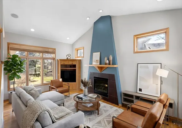 3rd image of 1255 Irvine Dr, Hanover, MN 55341 | MLS# 7119498