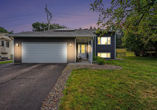 1st image of 939 Savannah Rd, Saint Paul, MN 55123 | MLS# 7119527