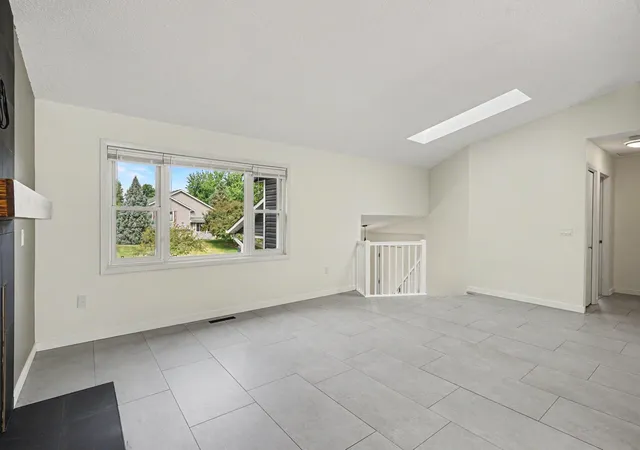 3rd image of 939 Savannah Rd, Saint Paul, MN 55123 | MLS# 7119527
