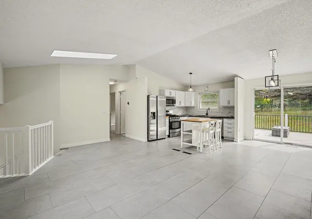 4th image of 939 Savannah Rd, Saint Paul, MN 55123 | MLS# 7119527