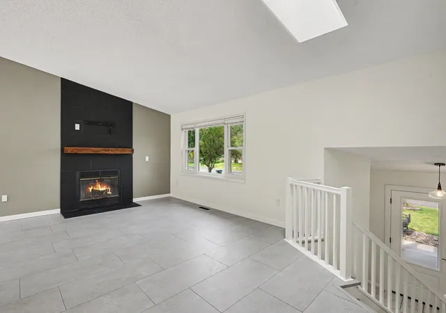 5th image of 939 Savannah Rd, Saint Paul, MN 55123 | MLS# 7119527